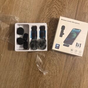 Wireless Lavalier Microphone Set with Accessories